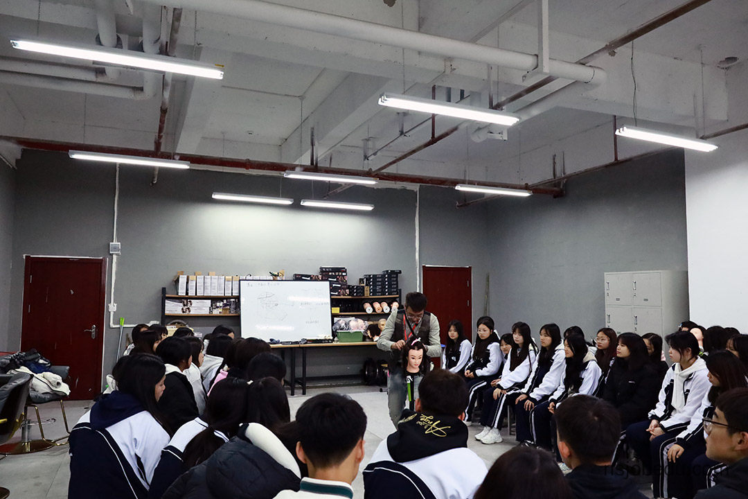 为什么中职如今这么火爆？就读中职有这些优势