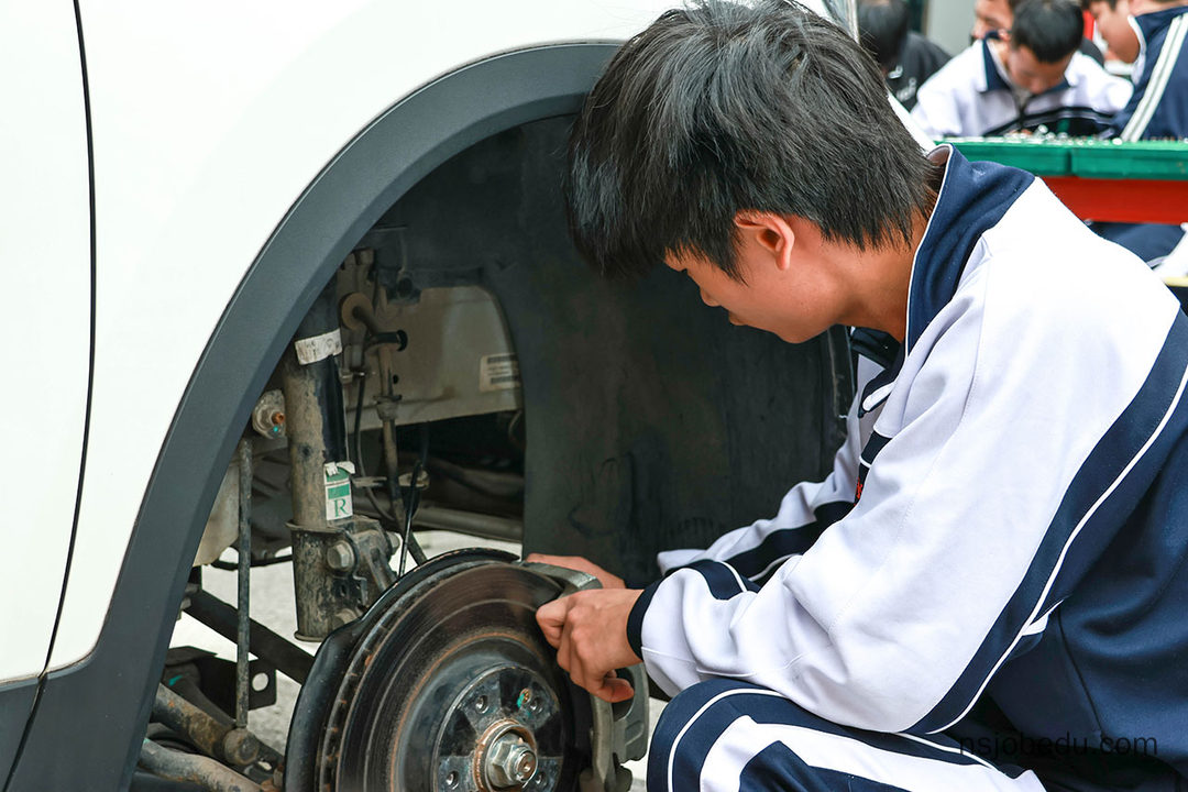 男生中职读什么专业好？